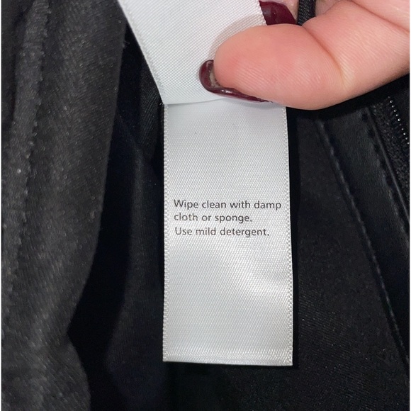 🖤Isaac Mizrahi Purse🖤 - Picture 10 of 10